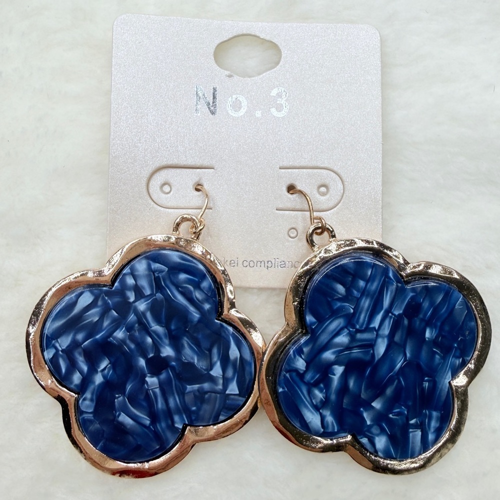 🚨3 for $15🚨 No. 3 - Blue Floral Earrings with Gold Tone Hardware
